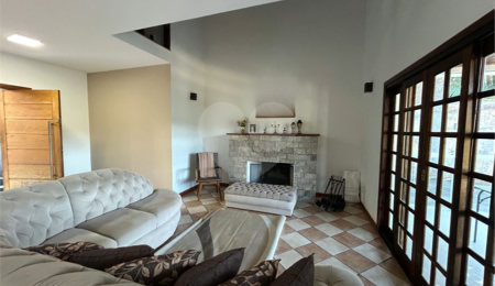 Casa à venda ou para alugar com 4 quartos, sendo 1 suíte,  no condomínio Alpes da Cantareira, Mairiporã - SP