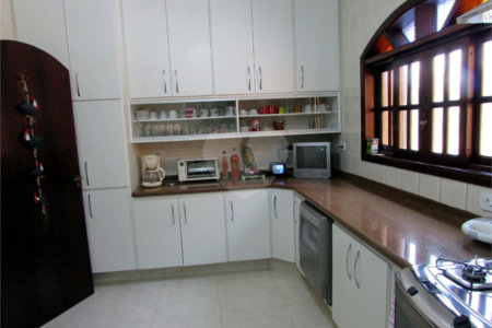 Casa à venda com 4 quartos, sendo 2 suítes, em Jardim Paulista, Atibaia, SP