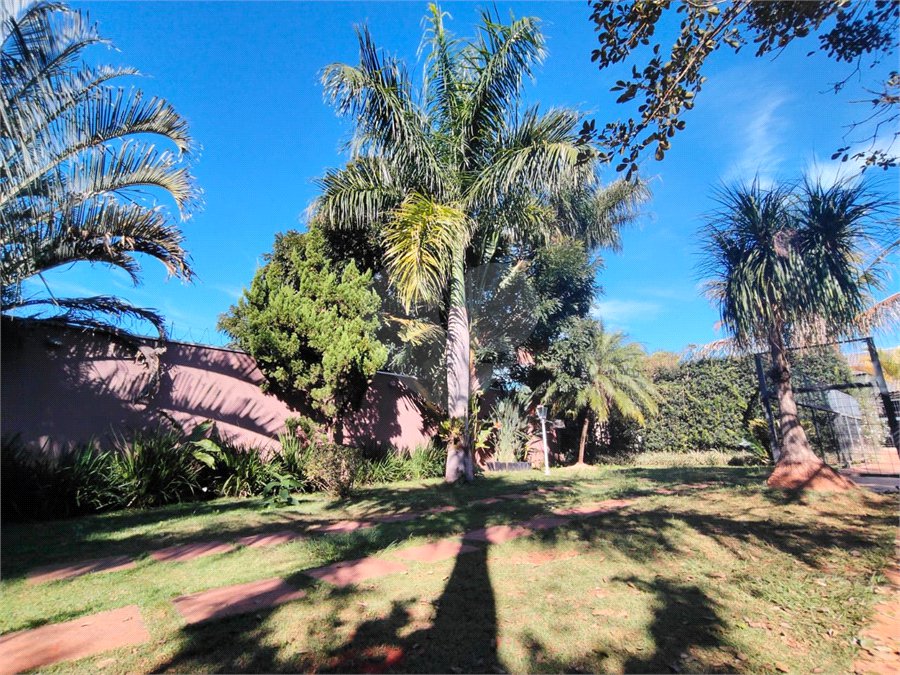 Casa Térrea à venda com 4 quartos, sendo 1 suíte, em Vila Mazzei, Itapetininga, SP