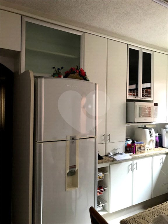 Sobrado com 234m², 3 dormitórios, sendo 1 suíte, 2 vagas, à venda na Vila Ema.