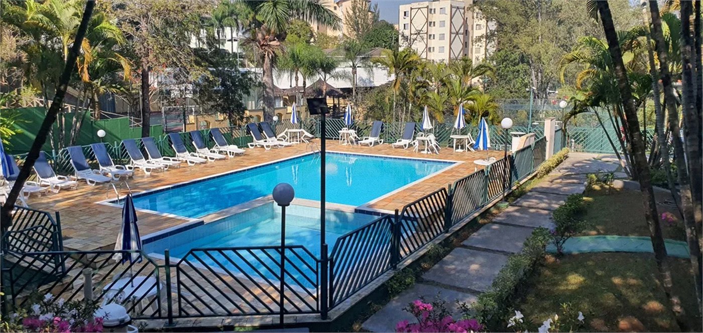 Casa à venda com 4 quartos, sendo 2 suítes, no condomínio Vila Panamericana, São Paulo - SP