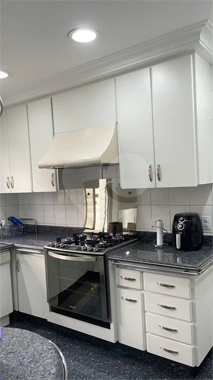 Apartamento com terraço 385m² 03 dormitórios sendo 2 suítes 5 vagas..Estuda Permuta.
