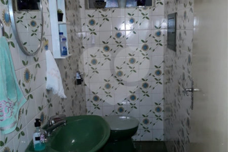 Casa à venda com 3 quartos, sendo 1 suíte, em Interlagos, São Paulo, SP