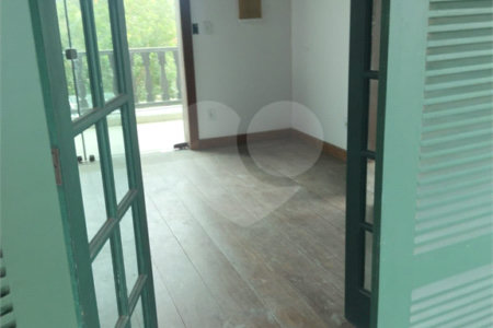 Casa em condomínio à venda com 3 quartos, sendo 2 suítes, em Portinho, Cabo Frio, RJ