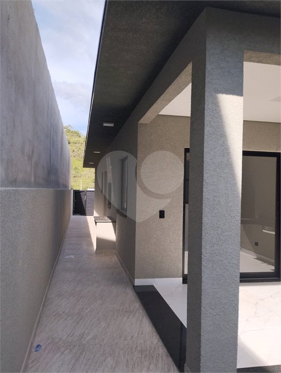 Casa à venda com 3 quartos, sendo 2 suítes, em Cachoeirinha, Bom Jesus dos Perdões, SP