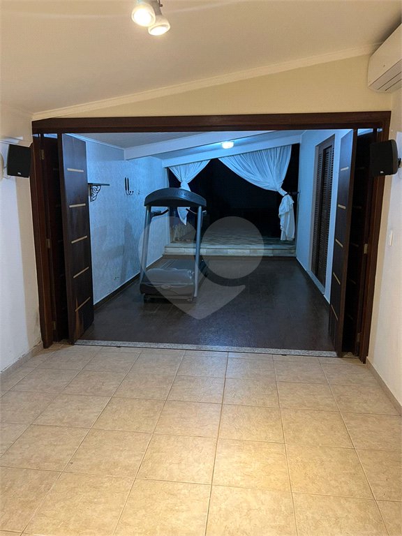 Casa à venda com 2 suítes no condomínio Recanto dos Ipes, Atibaia - SP