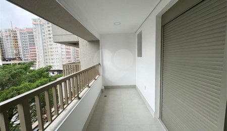 Apartamento à venda com 3 suítes em Moema, São Paulo, SP