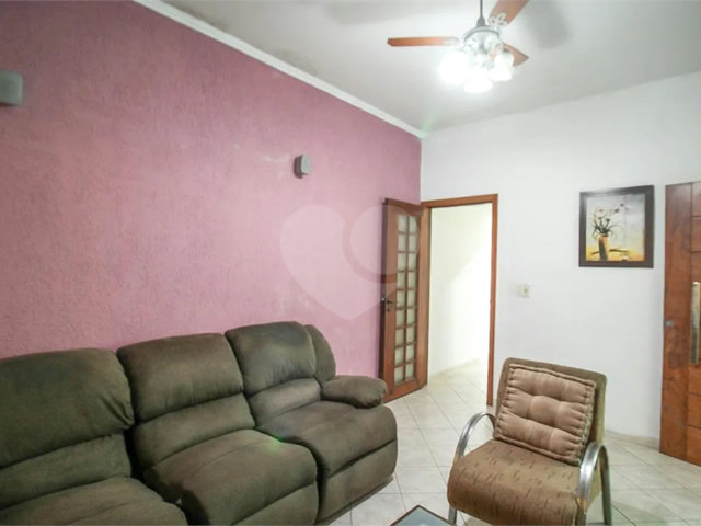 Sobrado para alugar com 3 quartos, sendo 2 suítes,  em Jaraguá, São Paulo, SP