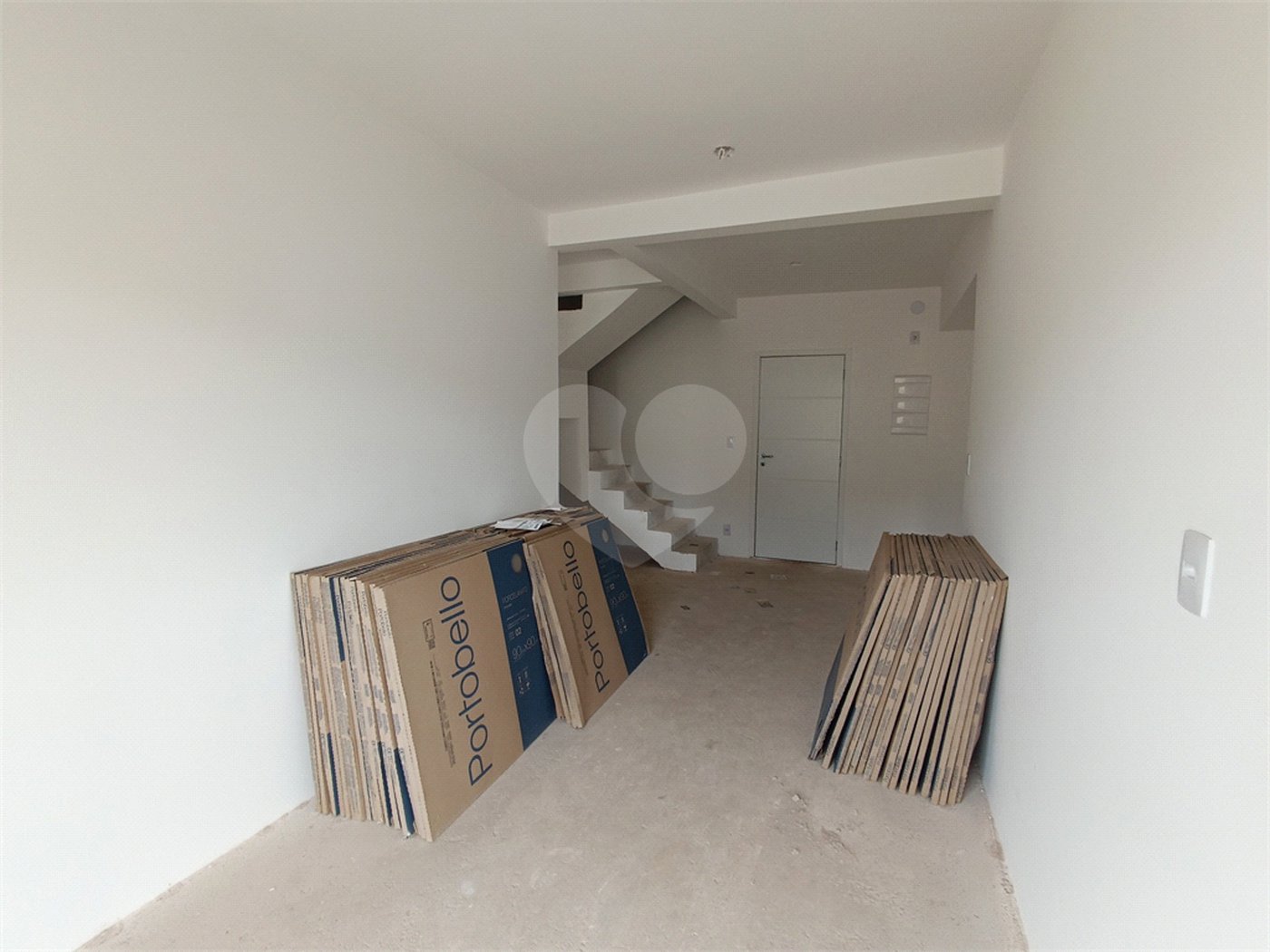 Apartamento à venda com 2 quartos, sendo 1 suíte, em Bairro do Cambará, São Roque, SP