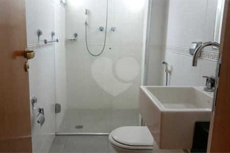Apartamento à venda com 3 quartos, sendo 1 suíte, em Alto da Lapa, São Paulo, SP