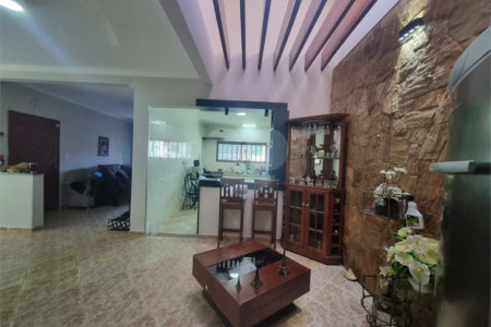 Casa à venda com 4 quartos, sendo 1 suíte, em Jardim São Carlos, Sorocaba, SP