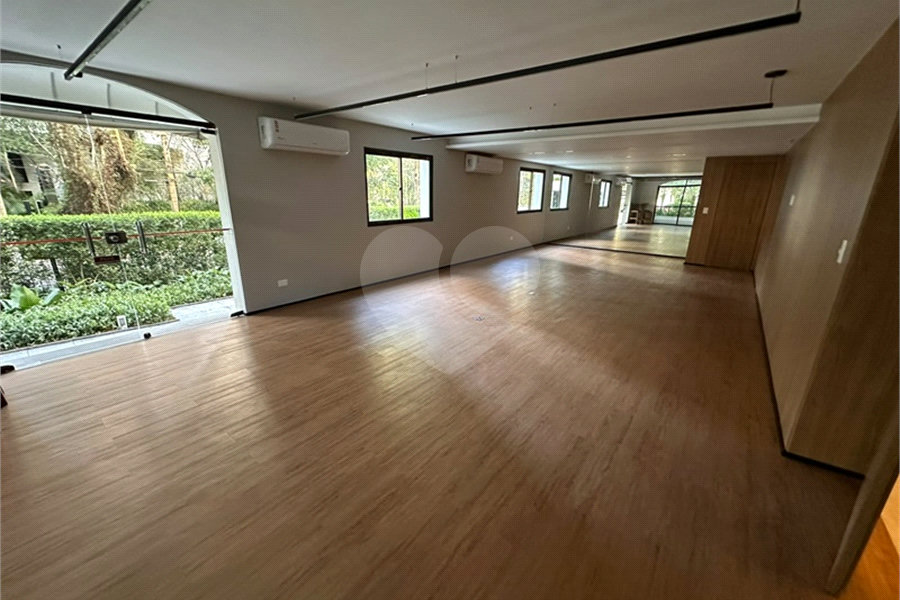 Apartamento para alugar com 3 quartos, sendo 2 suítes, em Moema, São Paulo, SP