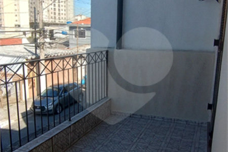 Sobrado à venda com 4 quartos, sendo 1 suíte, em Vila Nivi, São Paulo, SP