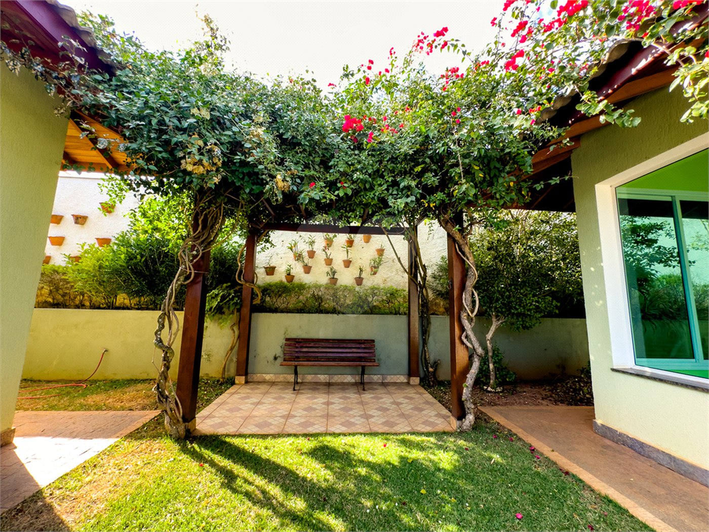 Casa à venda com 3 suítes em Parque Village Castelo, Itu, SP