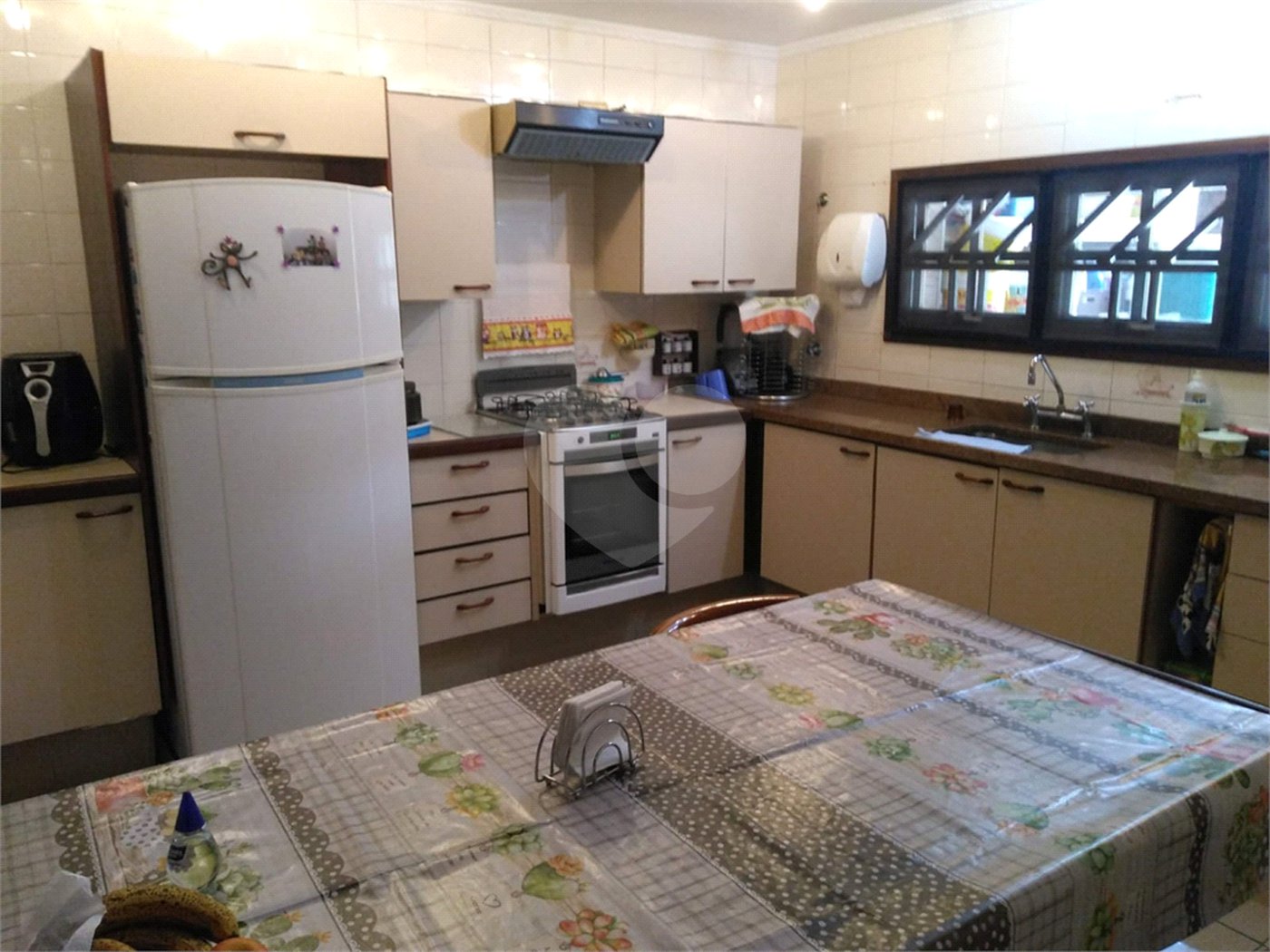 Casa à venda com 3 quartos, sendo 2 suítes,  em Vila Suissa, Mogi das Cruzes, SP
