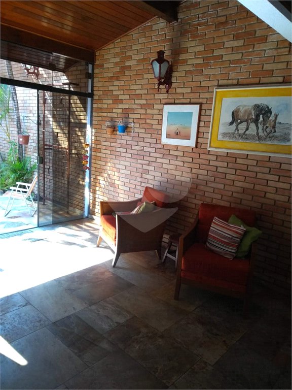 Casa à venda com 6 quartos, sendo 2 suítes,  em Jardim Leocádia, Sorocaba, SP