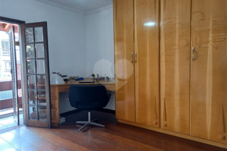 Casa à venda com 3 suítes em Parque Monte Alegre, Taboão da Serra, SP