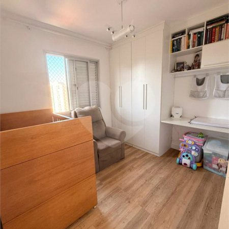 Apartamento à venda com 3 quartos, sendo 1 suíte,  em Parque Santana, Mogi das Cruzes, SP