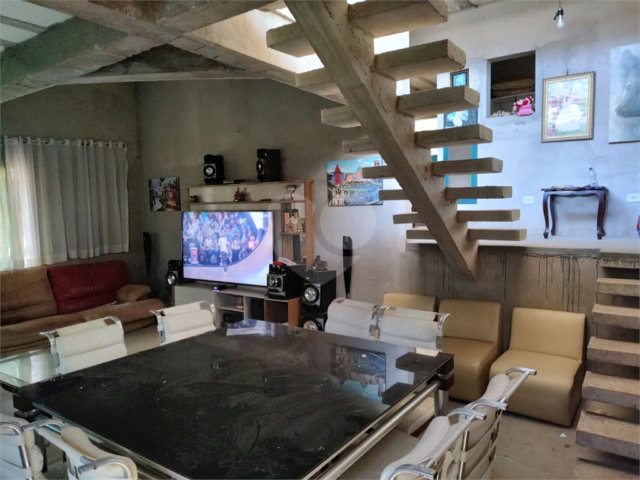 Sobrado à venda com 5 quartos, sendo 4 suítes,  em Serra da Cantareira, Mairiporã, SP