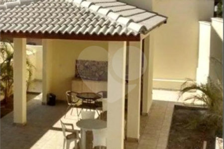 Casa à venda com 3 quartos, sendo 1 suíte, no condomínio Residencial Vila D`ouro, Cotia - SP