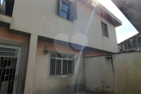 Sobrado à venda com 3 quartos, sendo 2 suítes,  em Vila Pires, Santo André, SP