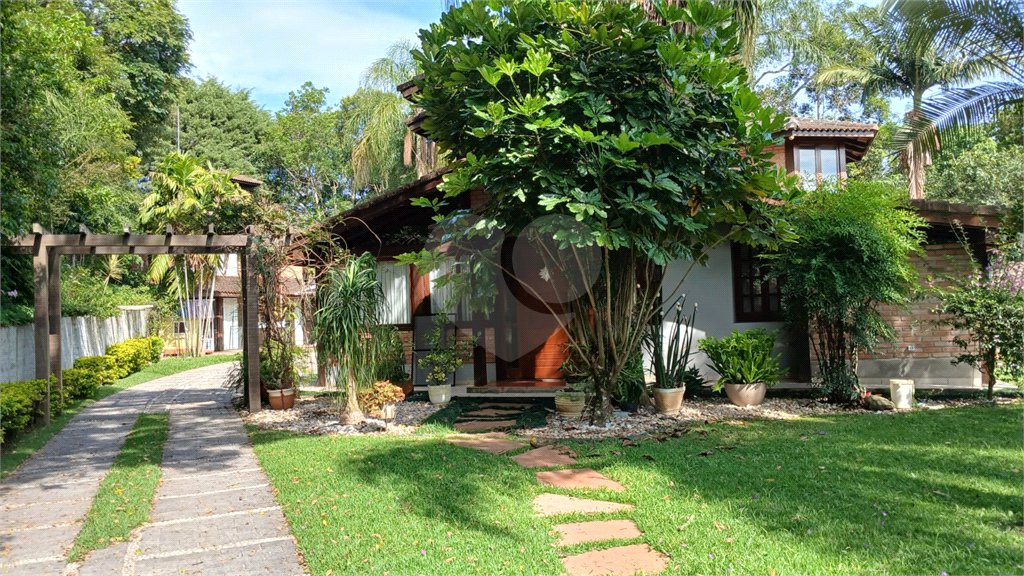 Casa à venda com 4 suítes no condomínio Sausalito, Mairiporã - SP