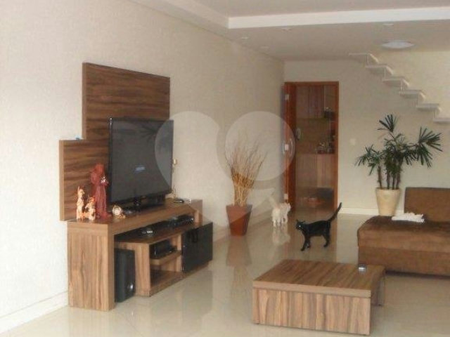Sobrado à venda com 3 quartos, sendo 1 suíte, em Vila Mazzei, São Paulo, SP
