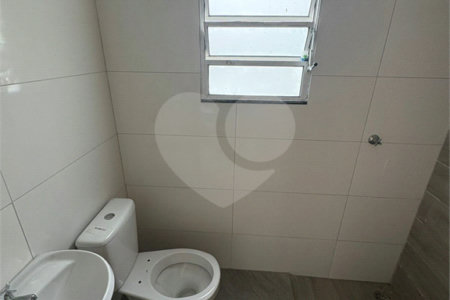 Casa à venda com 3 quartos, sendo 1 suíte, no condomínio Felipe Camarao, Poá - SP