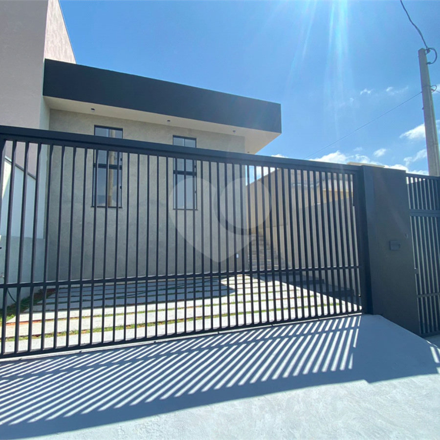 Casa à venda com 3 quartos, sendo 1 suíte, no condomínio Residencial Santa Martha, Bom Jesus dos Perdões - SP