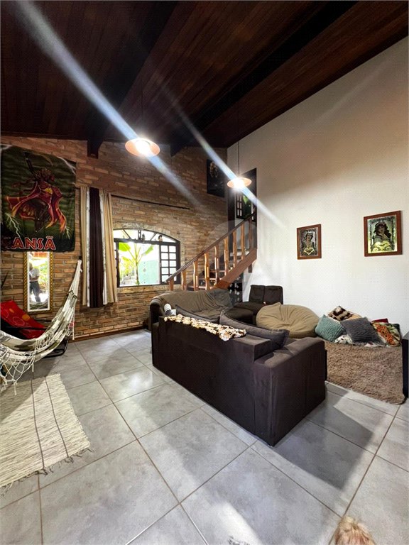 Casa à venda com 3 quartos, sendo 1 suíte, no Centro, Guararema, SP