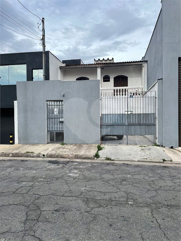 Casa à venda com 3 quartos, sendo 1 suíte, em Gopoúva, Guarulhos, SP