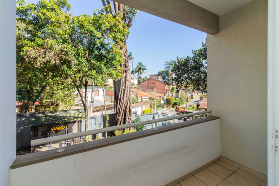 Casa à venda com 4 quartos, sendo 2 suítes, no condomínio Domus, São Paulo - SP