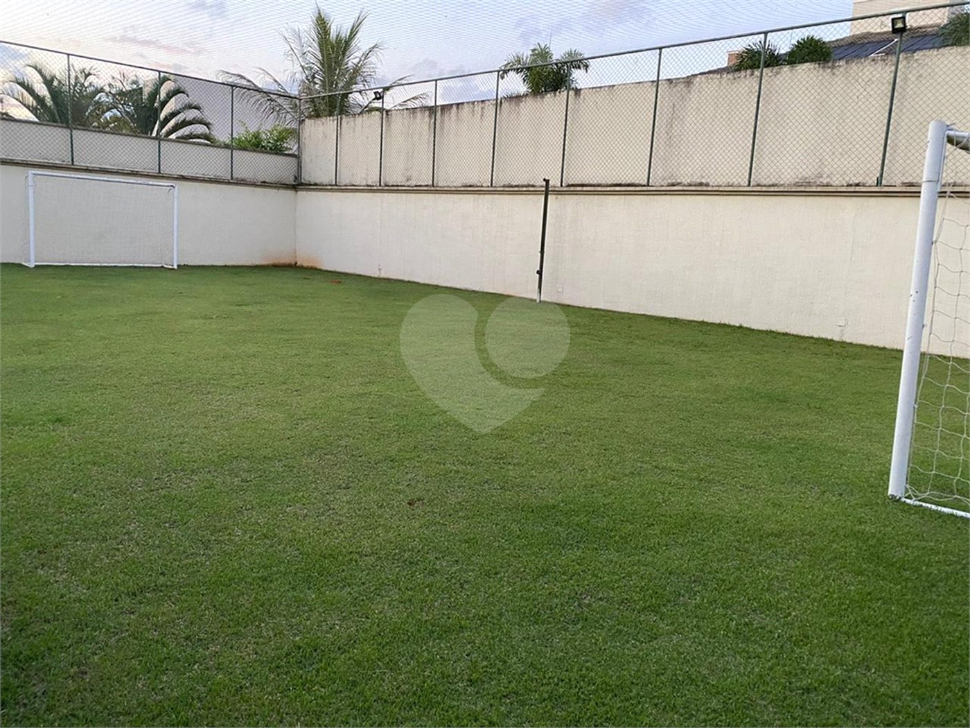 Casa à venda ou para alugar com 4 suítes no condomínio Shamballa I, Atibaia - SP