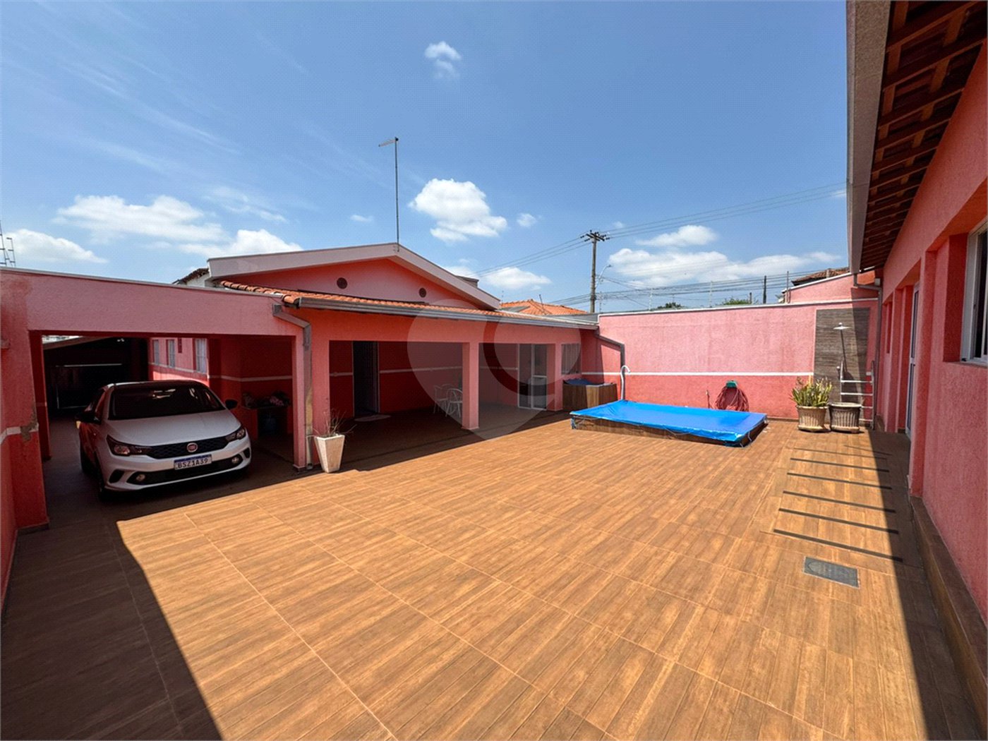 Casa com 03 Dormitórios á venda, em Jardim Alvorada, São Carlos.