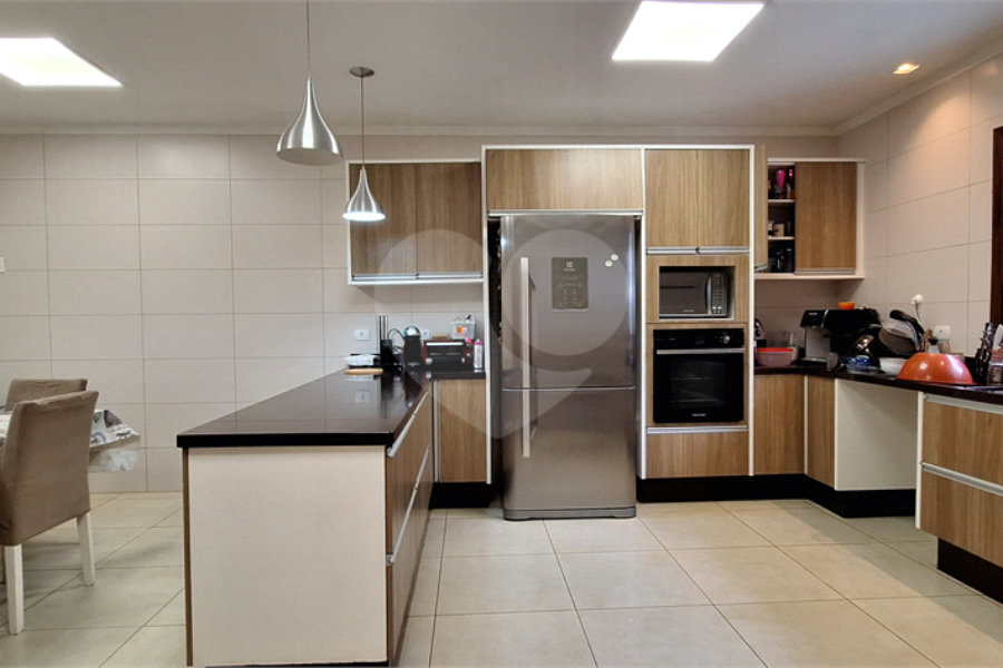 Casa à venda ou para alugar com 4 quartos, sendo 2 suítes, em Serra da Cantareira, Mairiporã, SP