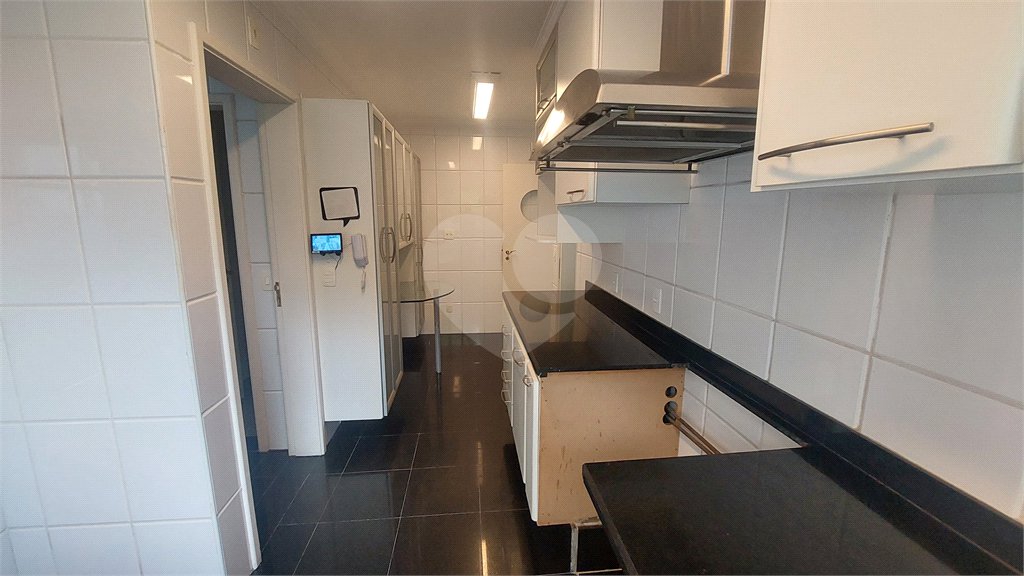 Apartamento à venda com 3 quartos, sendo 1 suíte, em Alto da Boa Vista, São Paulo, SP