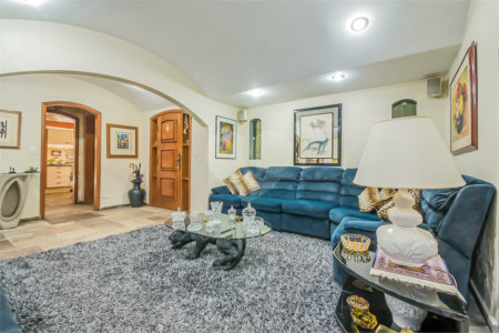 Sobrado a venda na Vila Mariana de 300m² 2 suítes 3 dormitórios 5 vagas