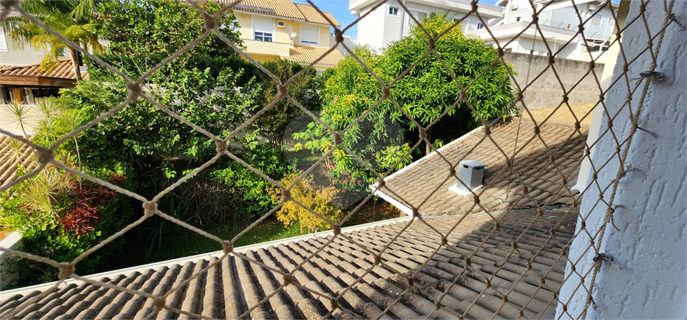 Casa à venda com 3 suítes no condomínio Recanto dos Paturis, Vinhedo - SP