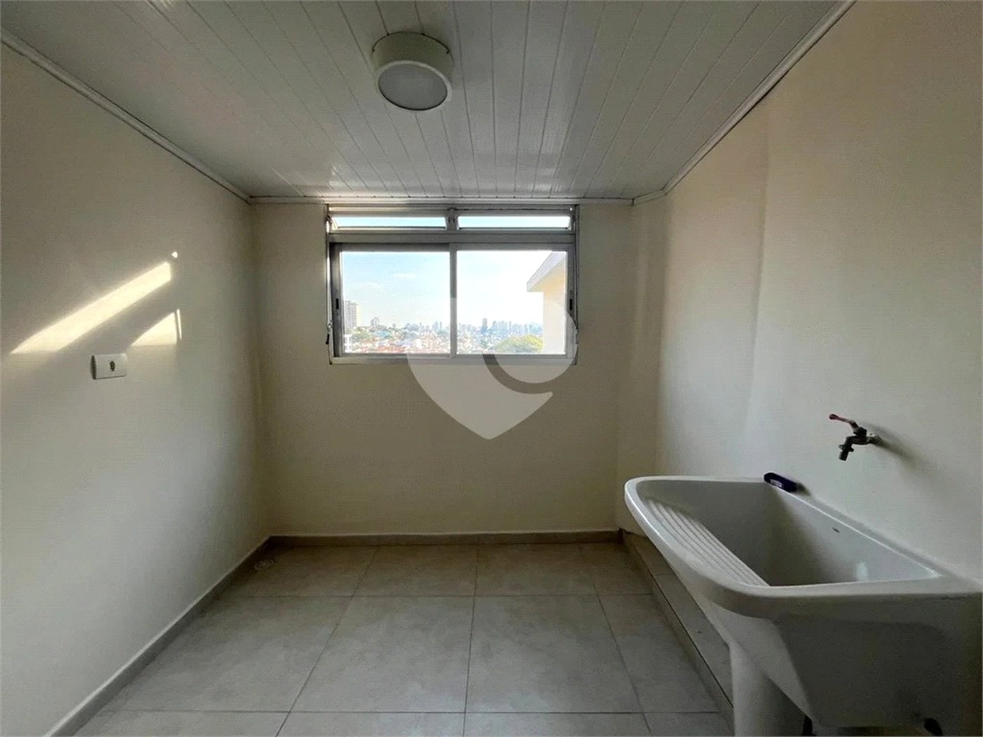 Casa à venda com 4 quartos, sendo 1 suíte,  em Jardim Franca, São Paulo, SP