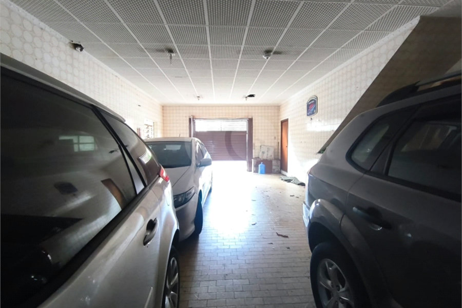 Sobrado à venda com 8 quartos, sendo 2 suítes, em Parada Inglesa, São Paulo, SP