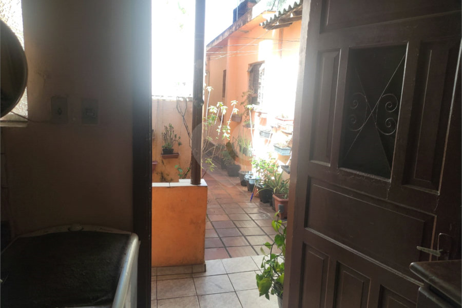 Sobrado à venda com 3 quartos no Brasilândia, São Paulo, SP