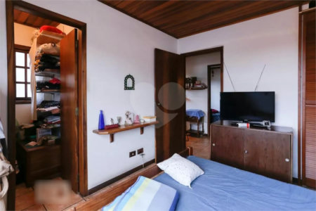 Casa à venda com 4 quartos, sendo 1 suíte,  em Lapa, São Paulo, SP