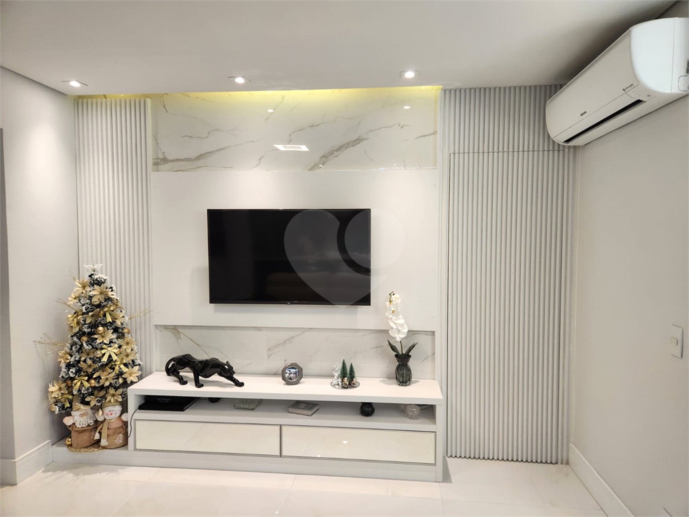Apartamento à venda com 2 quartos, sendo 1 suíte, em Água Branca, São Paulo, SP