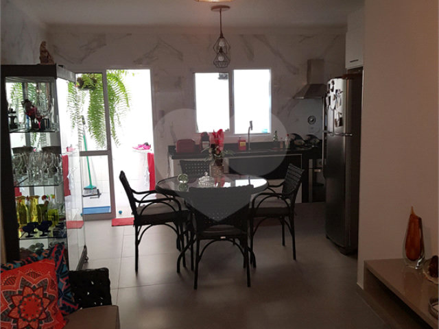 Casa à venda com 3 suítes no condomínio Residencial Mattos, São Paulo - SP