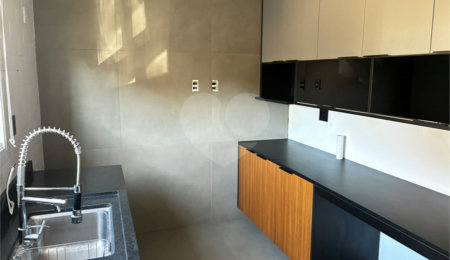 Casa para alugar com 3 quartos, sendo 1 suíte,  no condomínio Bella Roma, São Roque - SP
