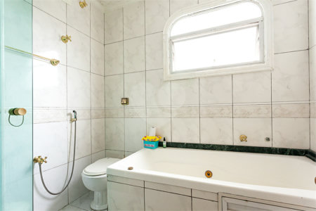 Apartamento à venda com 4 quartos, sendo 1 suíte, em Jardim Marajoara, São Paulo, SP