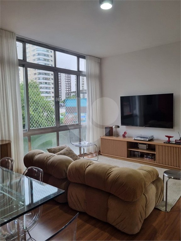 Apartamento à venda com 2 quartos em Moema, São Paulo, SP