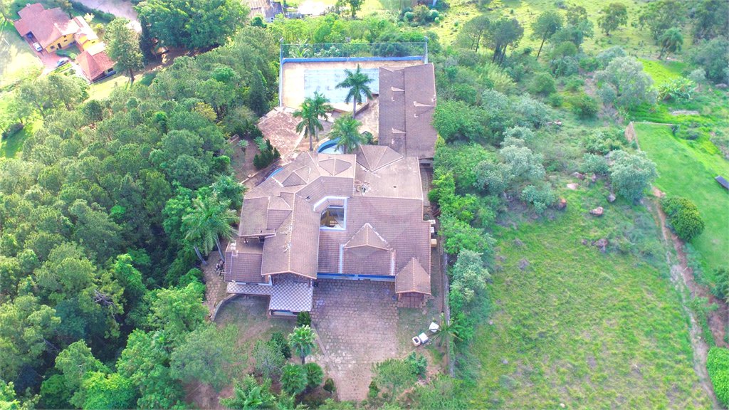 Casa à venda com 14 quartos, sendo 10 suítes, em Observatório, Vinhedo, SP