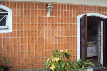 Sobrado à venda com 3 quartos, sendo 1 suíte,  em Jardim Pinheiros, São Paulo, SP
