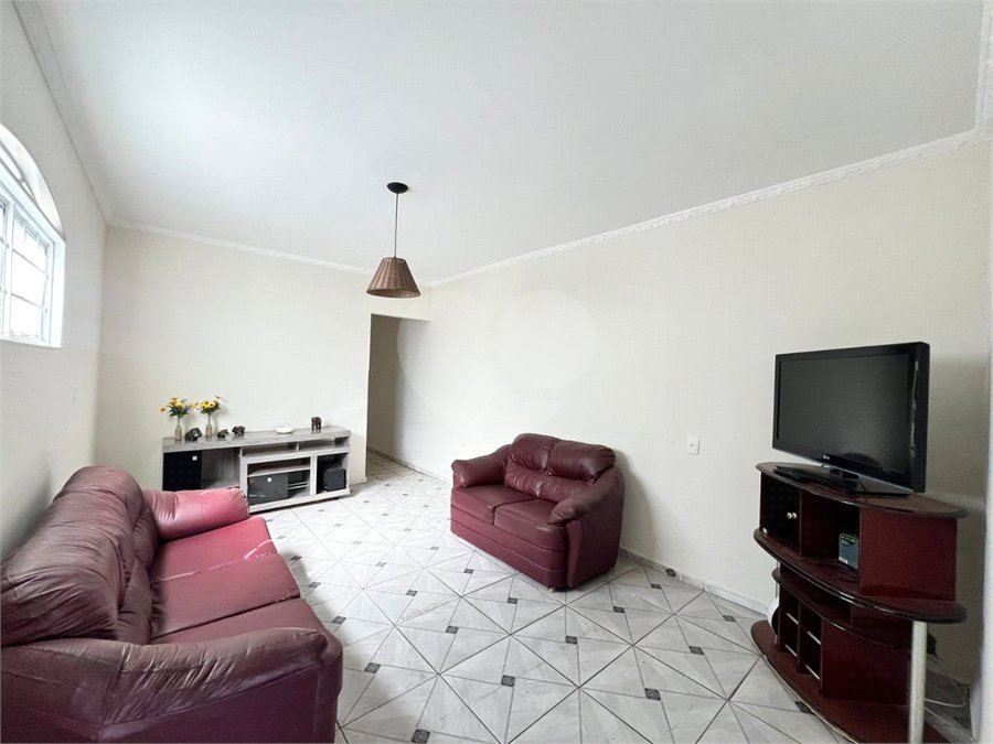 Casa à Venda no Santa Felicia, São Carlos | 2 Dormitórios | Pronta para Morar com Total Conforto